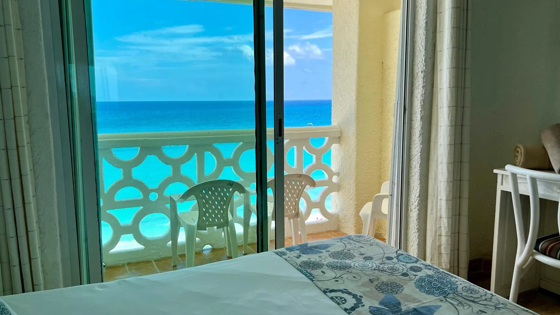 Beach And Ocean Front Apartments Cancun