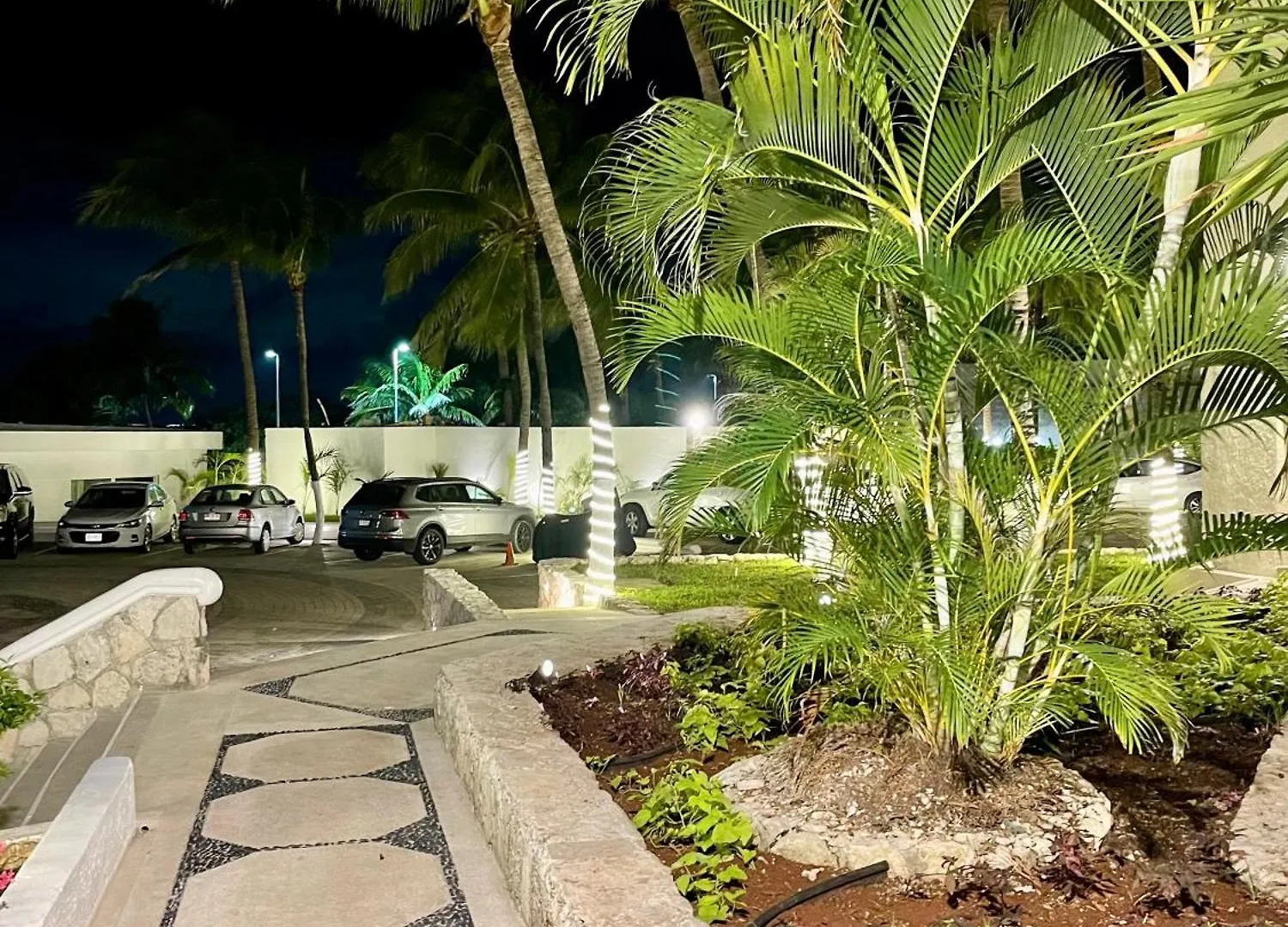 Beach And Ocean Front Apartments Cancun