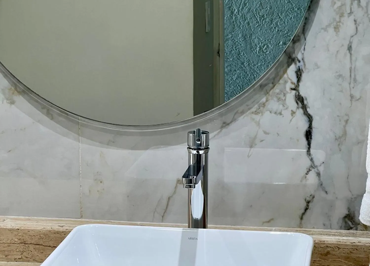 Beach And Ocean Front Apartments Cancún