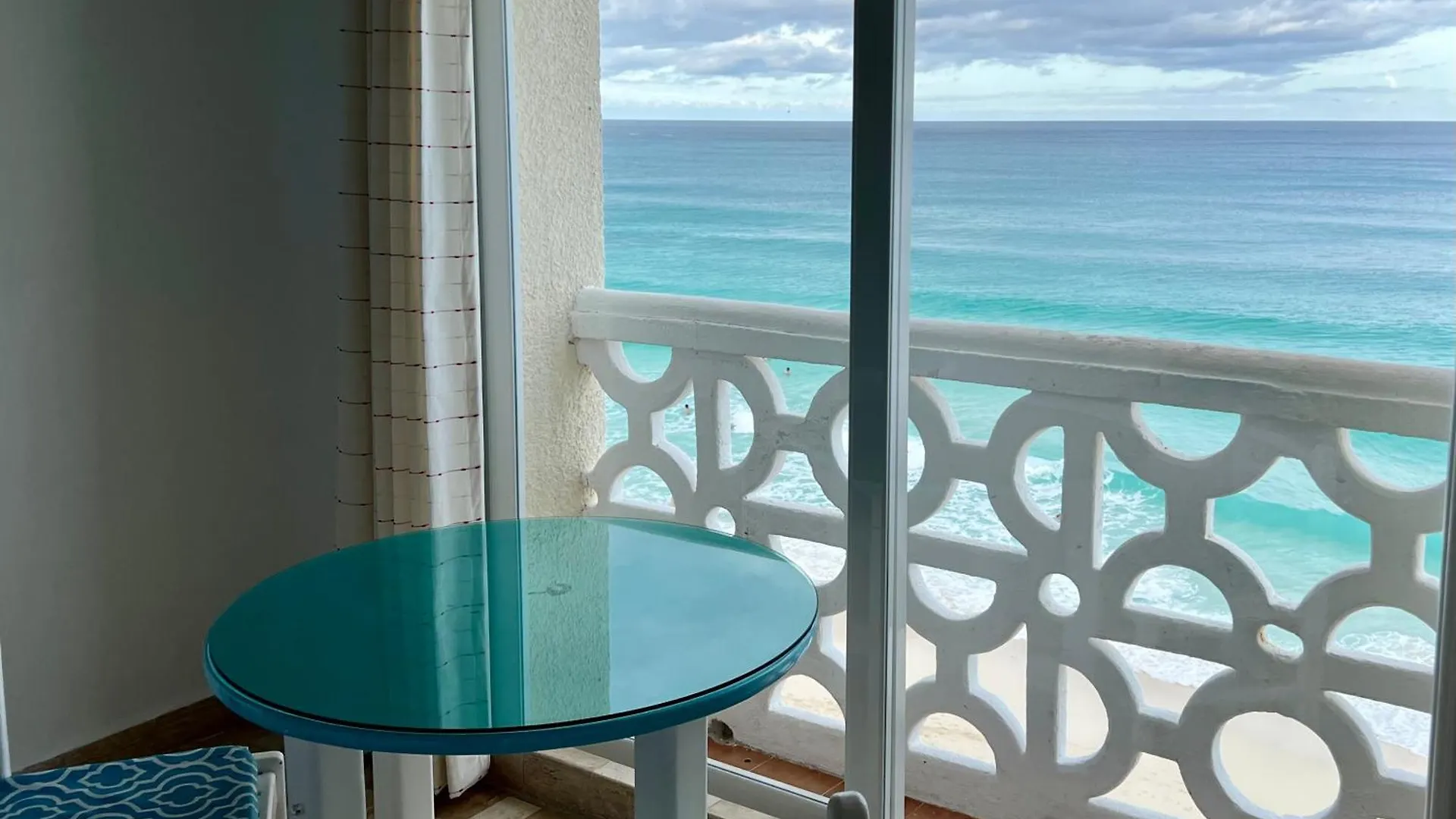 Beach And Ocean Front Apartments Cancún 0*,  México