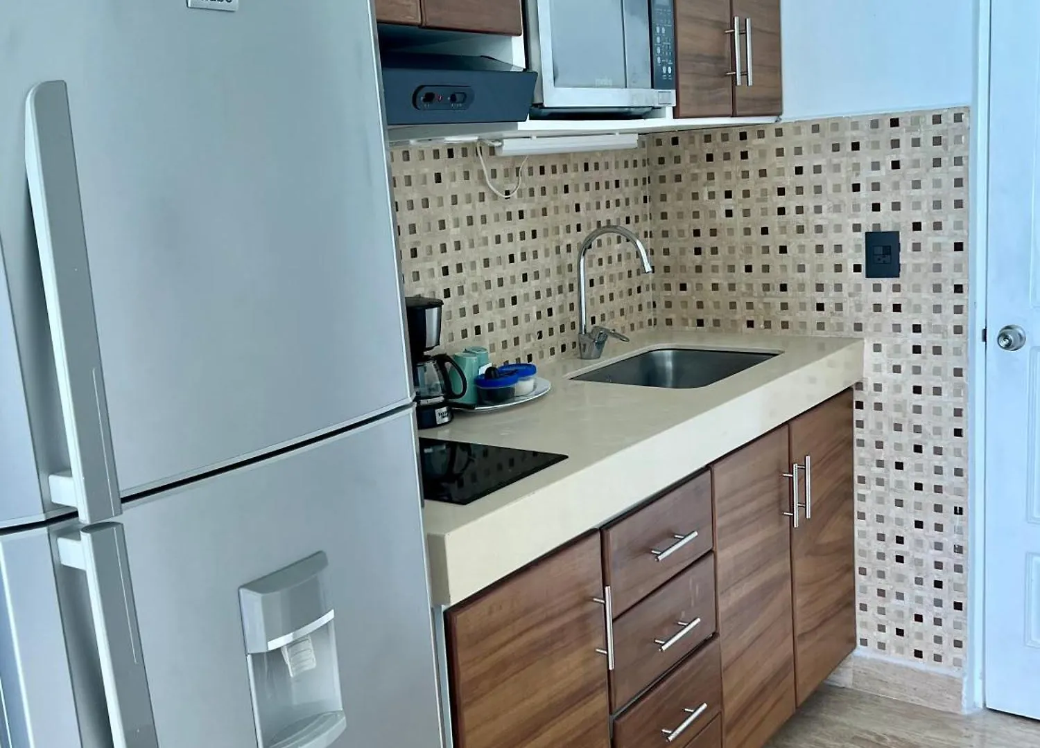 Beach And Ocean Front Apartments Cancún