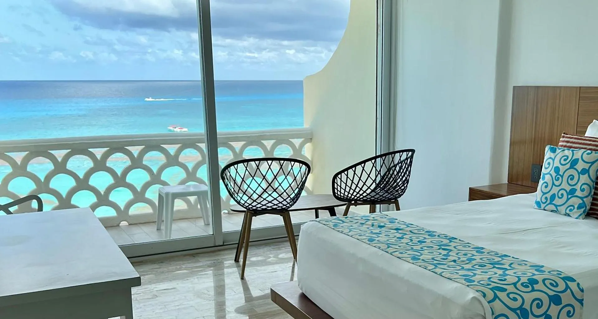 Beach And Ocean Front Apartments Cancún México