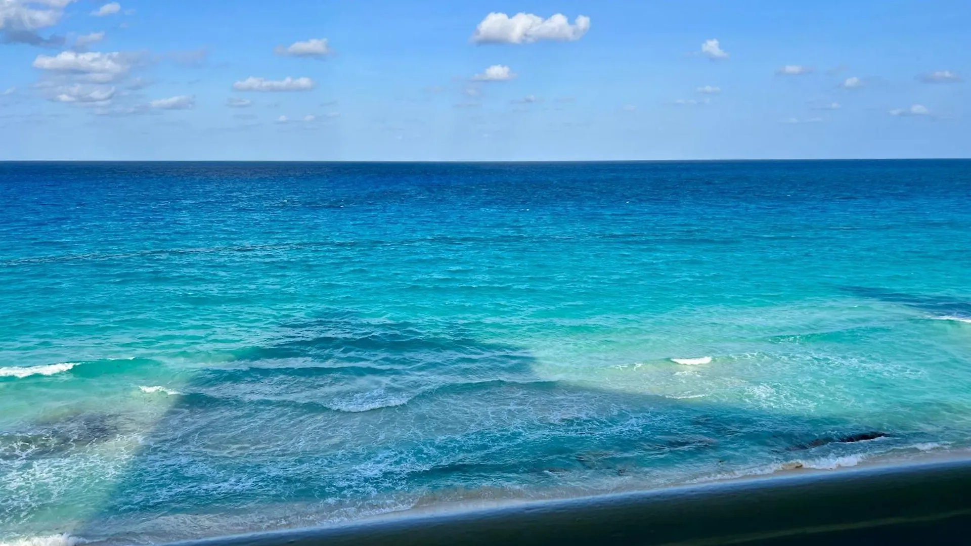 Beach And Ocean Front Apartments Cancún