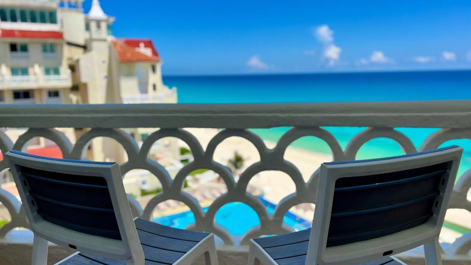 Beach And Ocean Front Apartments Cancún