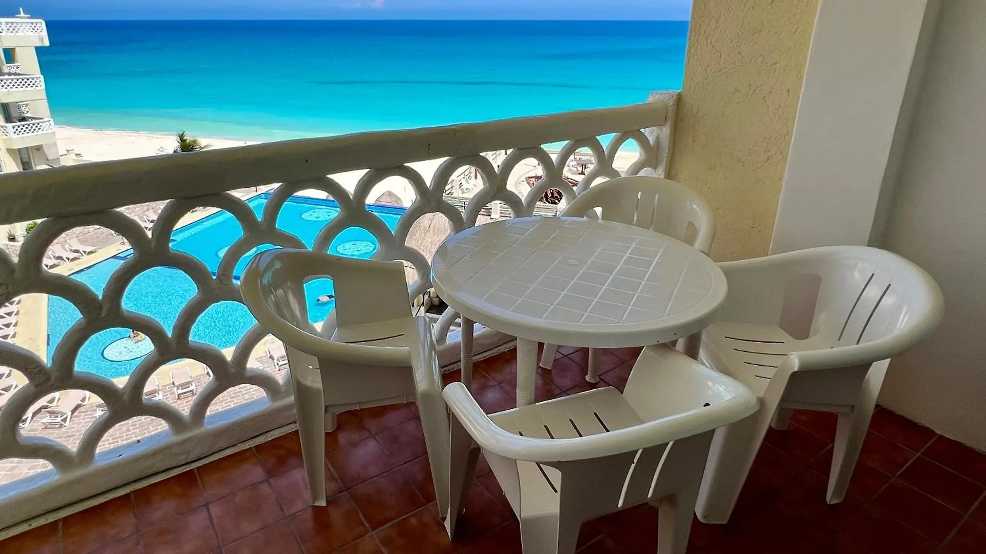 Beach And Ocean Front Apartments Cancun