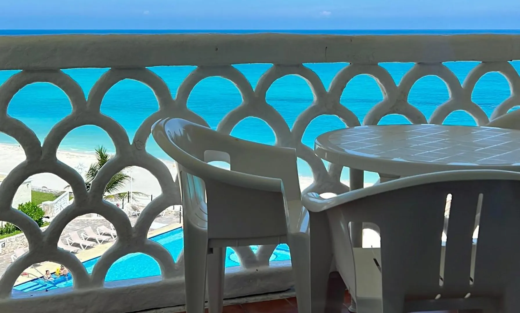Beach And Ocean Front Apartments Cancún